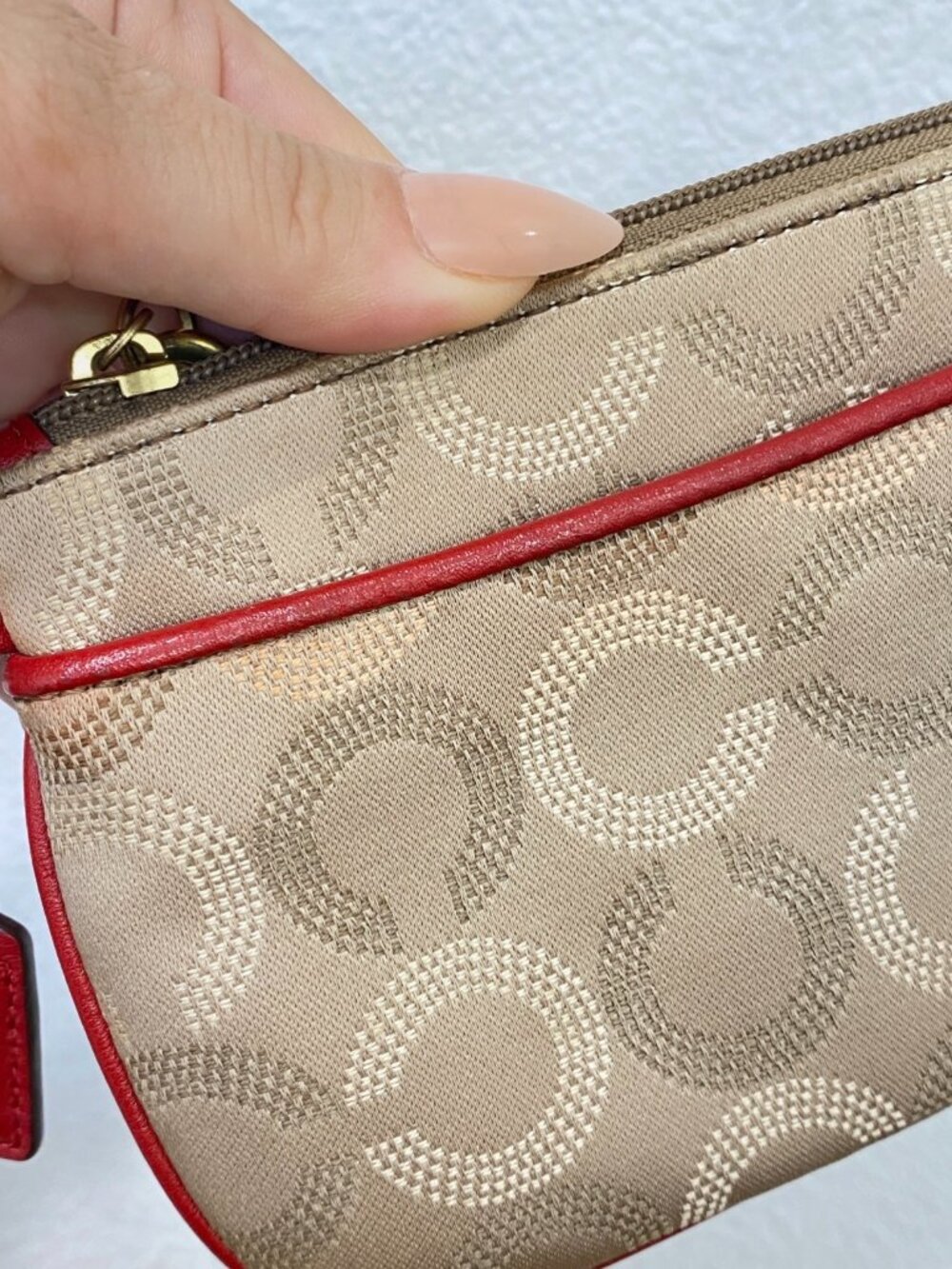 Coach Tan Dotted Op Art Wristlet with Red Leather Trim - Y2K Vintage - Picture 7 of 9